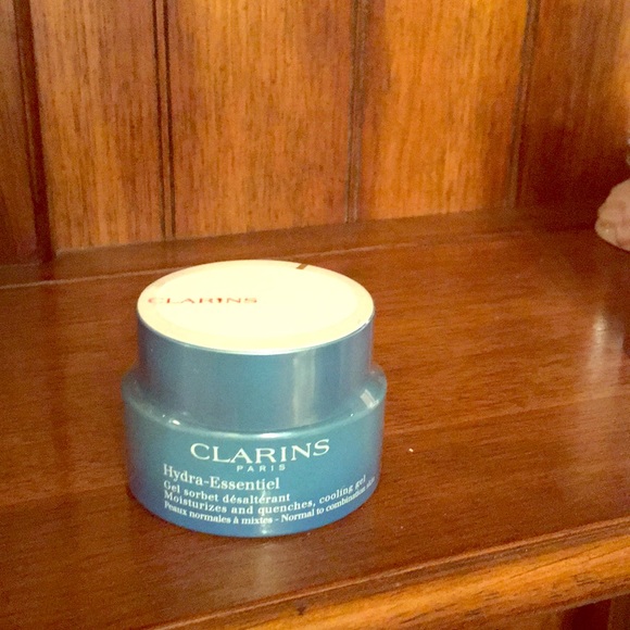 Clarins hydra essential cooling gel cream